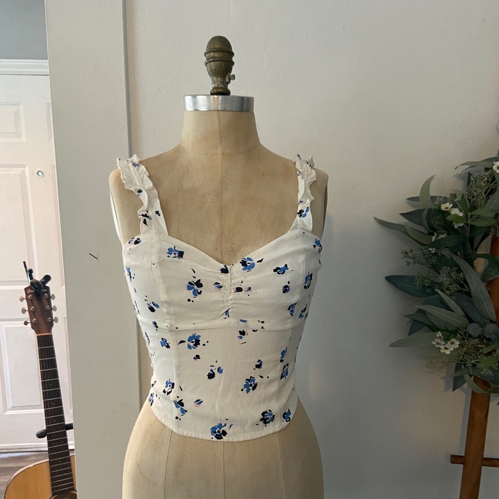 Pretty white/ blue floral top